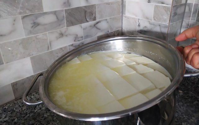 şirden mayalı köy peyniri